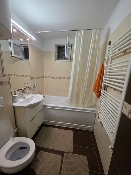 Titan, 5 minute metrou Costin Georgian, pe strada Budacu, bloc 4 etaje