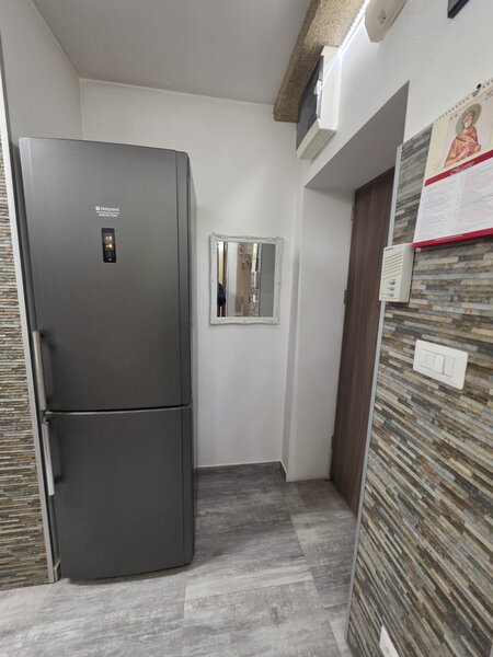 Titan, 5 minute metrou Costin Georgian, pe strada Budacu, bloc 4 etaje